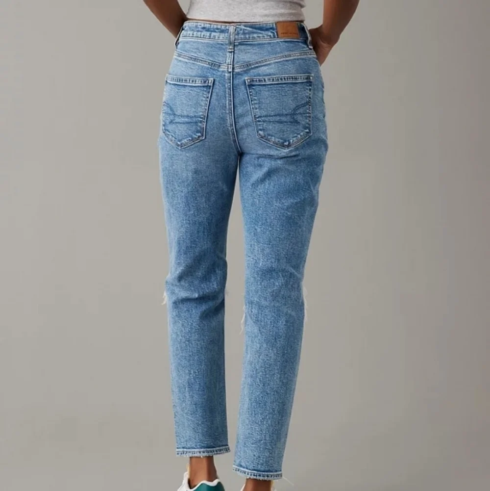American Eagle Mom Jean Women's Size 4 Tall Destroyed Light Wash Denim Straight - Picture 3 of 12